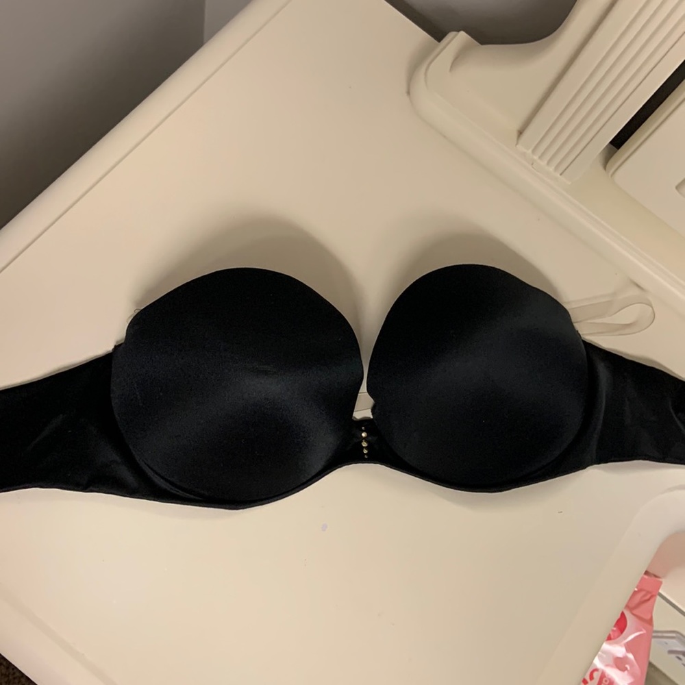 Strapless black bra maiden form